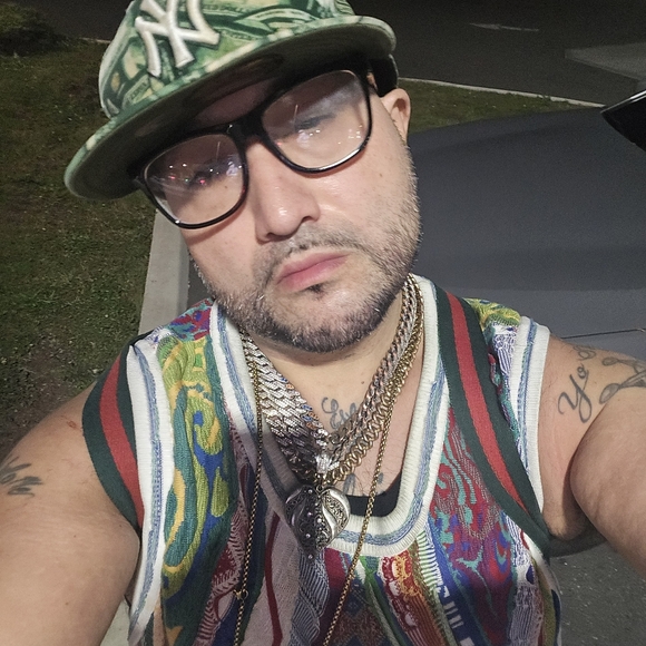 Meet your Posher, Juan - Picture 8 of 9